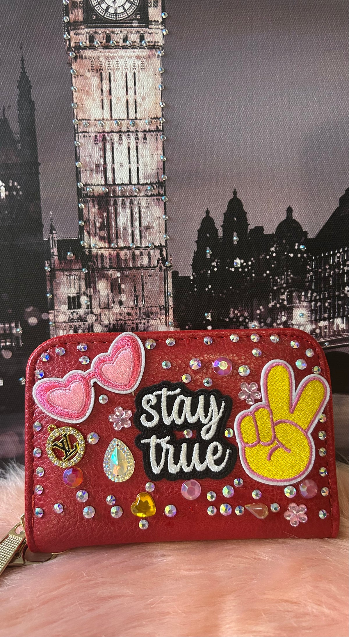 STAY TRUE